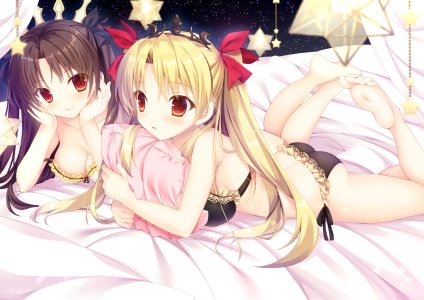 Fate系列,Fate/GrandOrder,licoco,黑发,金发,bra,breasts,holding,长发,横臥,胖次,红色眼,缎带,头饰,双马尾,下着